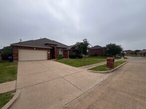 301 Carissa Ct in Mesquite, TX - Building Photo - Building Photo