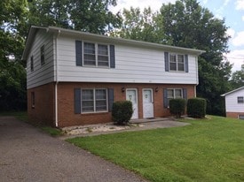 41 Sunrise Rd in Rocky Mount, VA - Building Photo