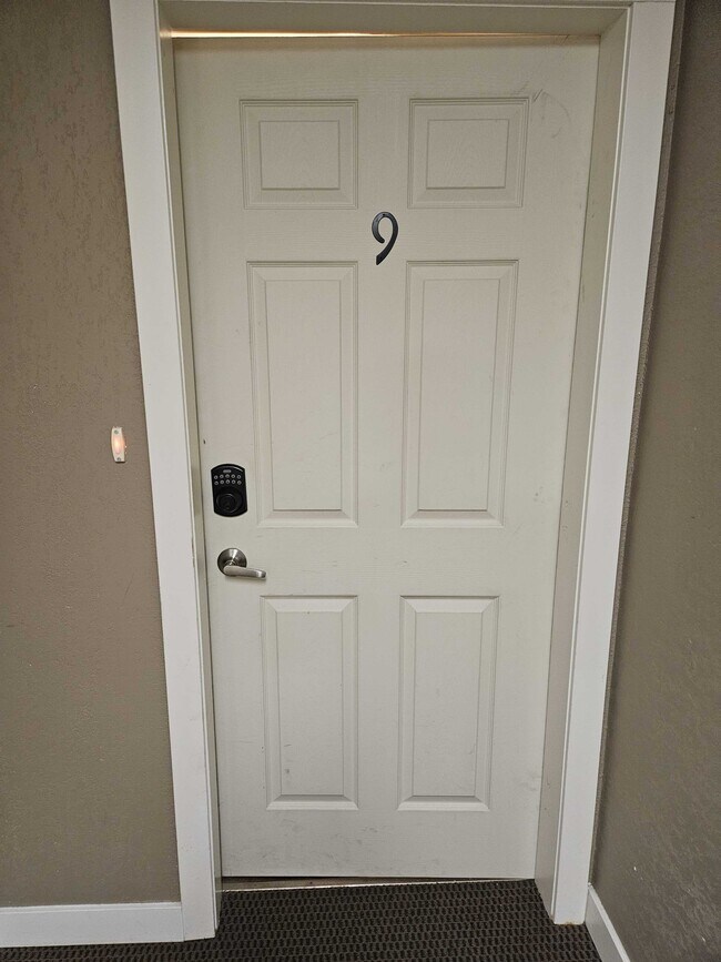 2121 Rae St in Regina, SK - Building Photo - Building Photo