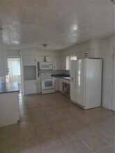 407 SE 28th Ave in Ocala, FL - Foto de edificio - Building Photo