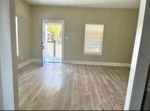 4618 Polk St in Houston, TX - Building Photo - Building Photo
