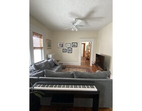 9 Bowditch St-Unit -1 in Peabody, MA - Foto de edificio - Building Photo