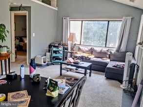 9814 Hellingly Pl in Montgomery Village, MD - Building Photo - Building Photo