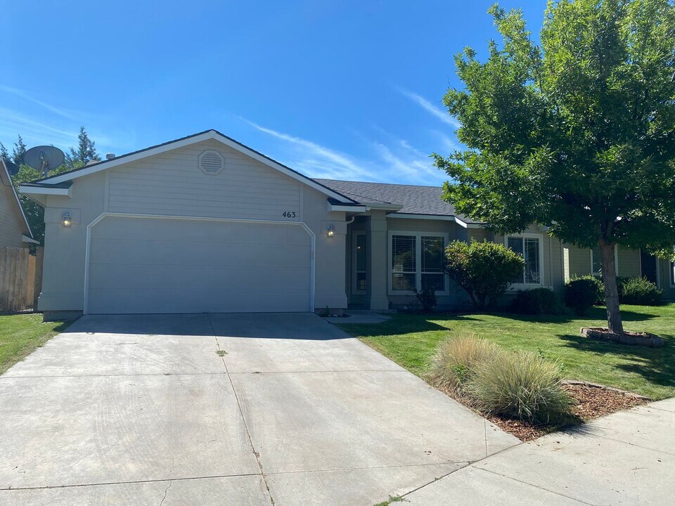 463 Elbridge St E in Meridian, ID - Building Photo