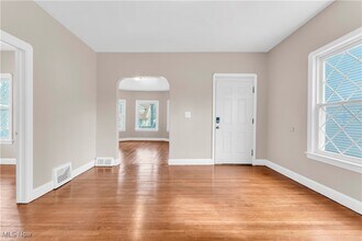 3064 W 103rd St in Cleveland, OH - Foto de edificio - Building Photo