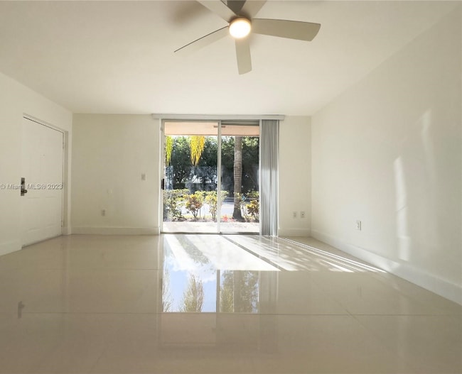 12178 St.Andrews Pl in Miramar, FL - Foto de edificio - Building Photo