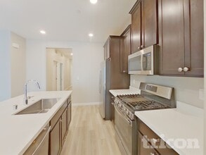 9458 White Fir Grv Ct, Unit 1208 in Las Vegas, NV - Foto de edificio - Building Photo