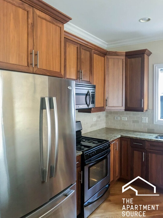 3231 N Kenmore Ave, Unit 1 in Chicago, IL - Building Photo