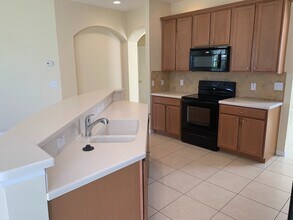 8641 Bradleys Landing St in Orlando, FL - Building Photo - Building Photo