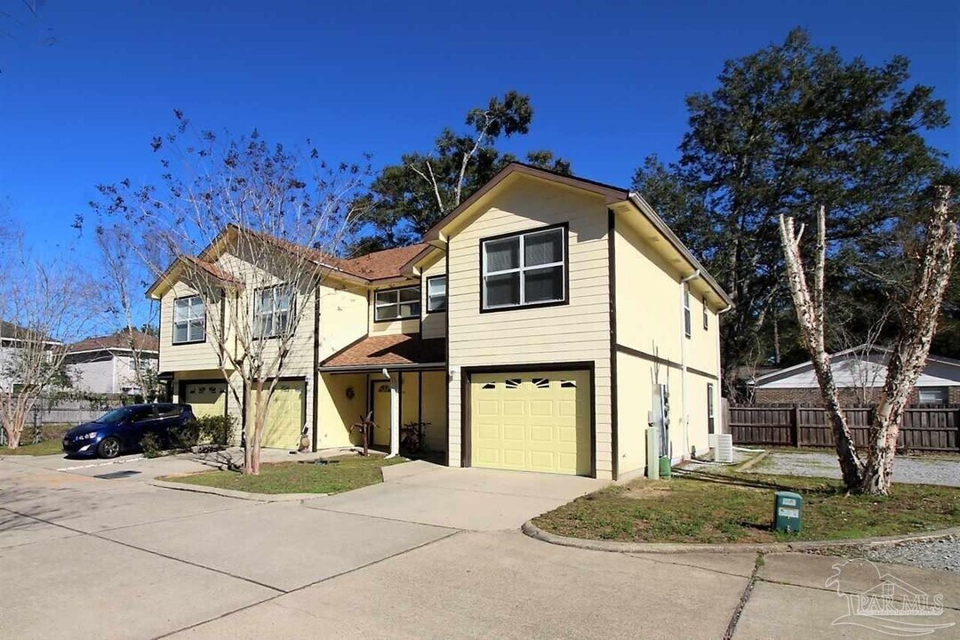 6250 Hamilton Bridge Rd in Milton, FL - Building Photo