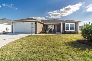 316 Klamut Ct in the Villages, FL - Building Photo