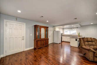 8216 Baymore Way in Citrus Heights, CA - Building Photo - Building Photo