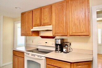 15 W Town St in Lebanon, CT - Building Photo - Building Photo