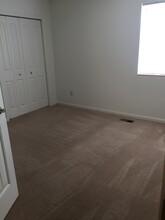 1135 Ridge Creek Cir in Waukesha, WI - Building Photo - Building Photo