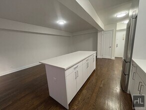 EAST 57 STREET in New York, NY - Building Photo - Building Photo