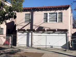 874 W 40th Pl in Los Angeles, CA - Building Photo - Building Photo