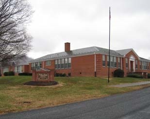 Skyline Manor Apartments in Glasgow, VA - Building Photo