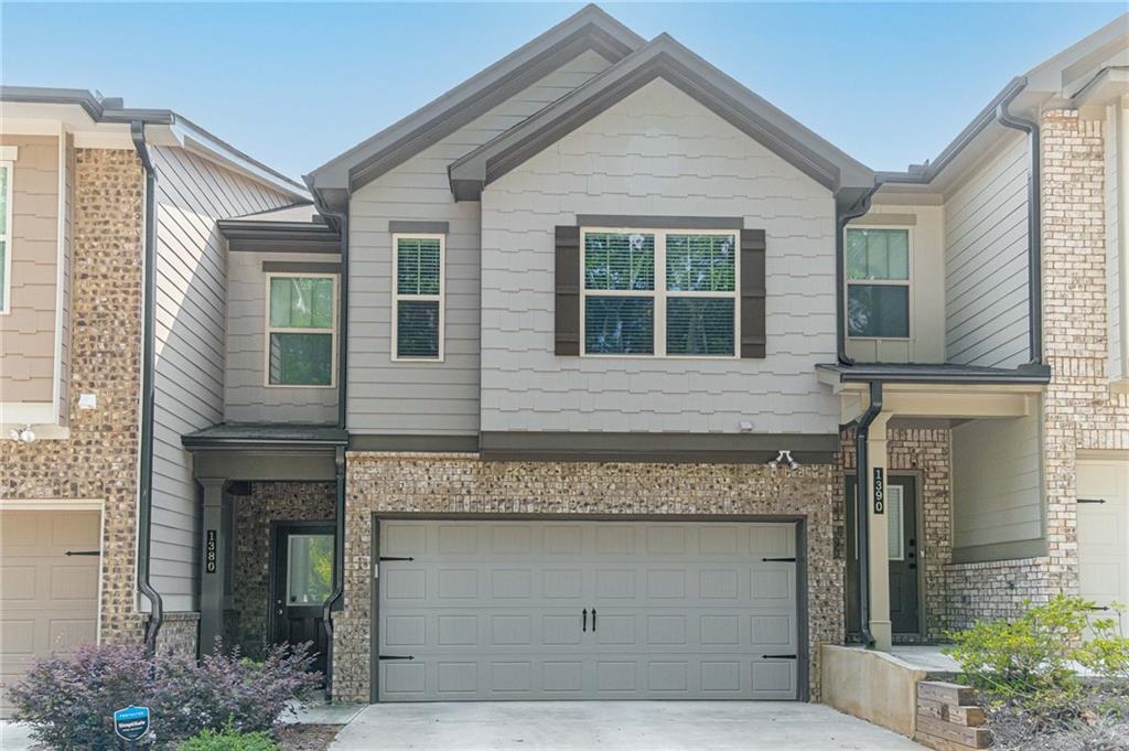 1380 Sugar Glen Ct in Lawrenceville, GA - Foto de edificio