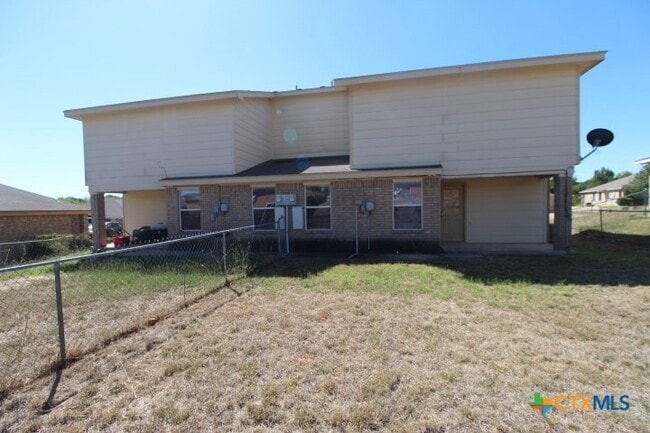 310 Janelle Dr, Unit B in Copperas Cove, TX - Foto de edificio - Building Photo