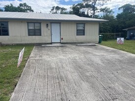 819 King Orange Dr in Fort Pierce, FL - Building Photo