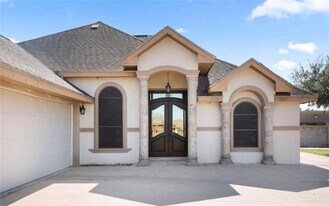 13 Marla Dr in Palmview, TX - Building Photo