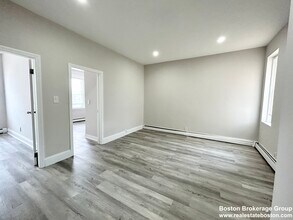 168 Gove St, Unit 5 in Boston, MA - Building Photo - Building Photo