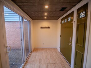 1739 Grandle Ct in Cincinnati, OH - Building Photo - Building Photo