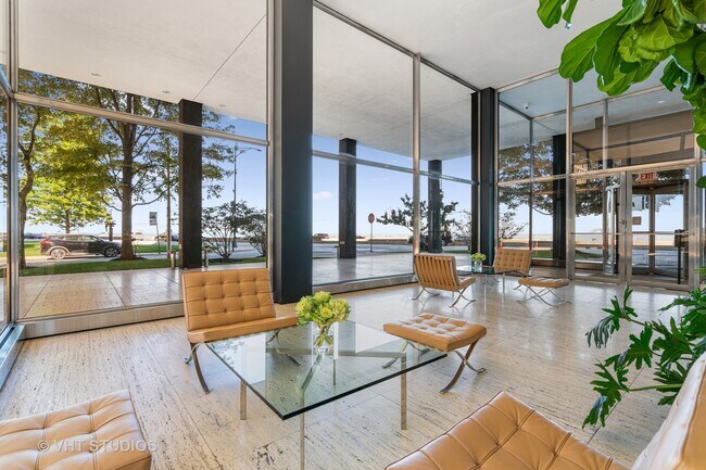 880 N Lake Shore Dr-Unit -12GH in Chicago, IL - Foto de edificio - Building Photo