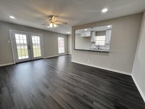 1807 Arkansas St in Gainesville, TX - Building Photo - Building Photo