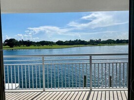 9250 W Bay Harbor Dr in Bay Harbor Islands, FL - Building Photo