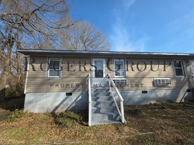 807-809 Hughes St in Henderson, NC - Building Photo