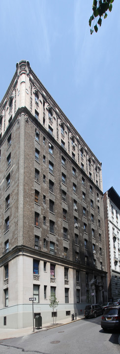 260 Riverside Dr in New York, NY - Building Photo