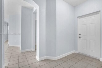 1013 Shoma Dr in West Palm Beach, FL - Foto de edificio - Building Photo