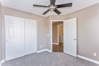 7843 Nottingshire Way in Las Vegas, NV - Building Photo - Building Photo