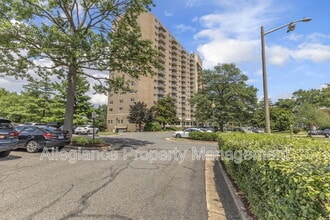 1225 Martha Custis Dr in Alexandria, VA - Foto de edificio - Building Photo