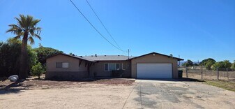 27037 E 9th St in Highland, CA - Building Photo