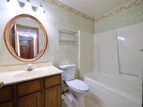 3506 Damyan Ct in Springfield, IL - Foto de edificio - Building Photo