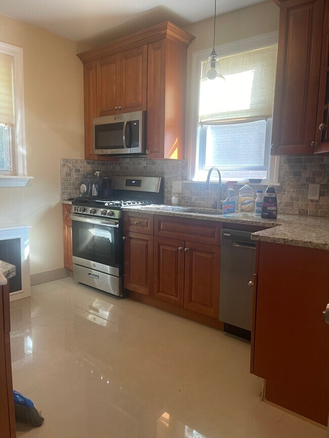 201 Grand Ave Apartments and Nearby Leonia Apartments For Rent Leonia, NJ