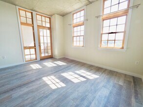 275 S Harrison St, Unit 505 in Denver, CO - Building Photo - Building Photo