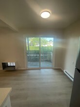 600 E Harvard Rd in Burbank, CA - Building Photo - Building Photo