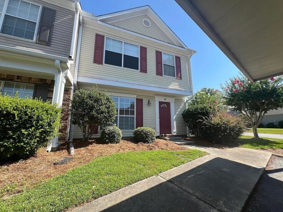 200 Jefferson Pl in Hattiesburg, MS - Building Photo