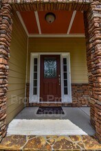 10 Spring Pond Ln in Spring Lake, NC - Building Photo - Building Photo