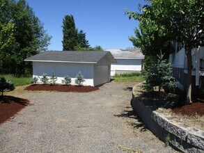 2810 Long Lake Rd SE in Port Orchard, WA - Building Photo - Building Photo
