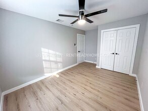 9946 Woodwick St in Houston, TX - Building Photo - Building Photo