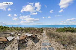 323 Marine Blvd in Amagansett, NY - Building Photo