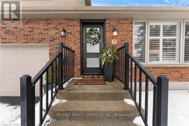 7 Sycamore Dr in Brantford, ON - Building Photo - Building Photo