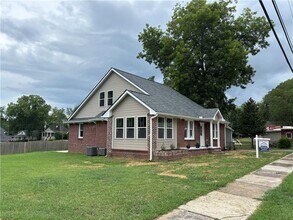 107 Johnson St in Cartersville, GA - Building Photo - Building Photo
