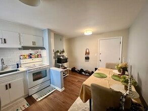 44 Lionel Ave in Waltham, MA - Building Photo - Building Photo