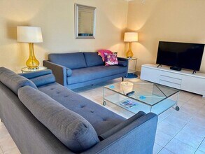 1420 Ocean Way in Jupiter, FL - Foto de edificio - Building Photo