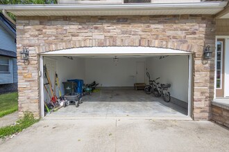 345 Kenilworth Rd in Bay Village, OH - Building Photo - Building Photo